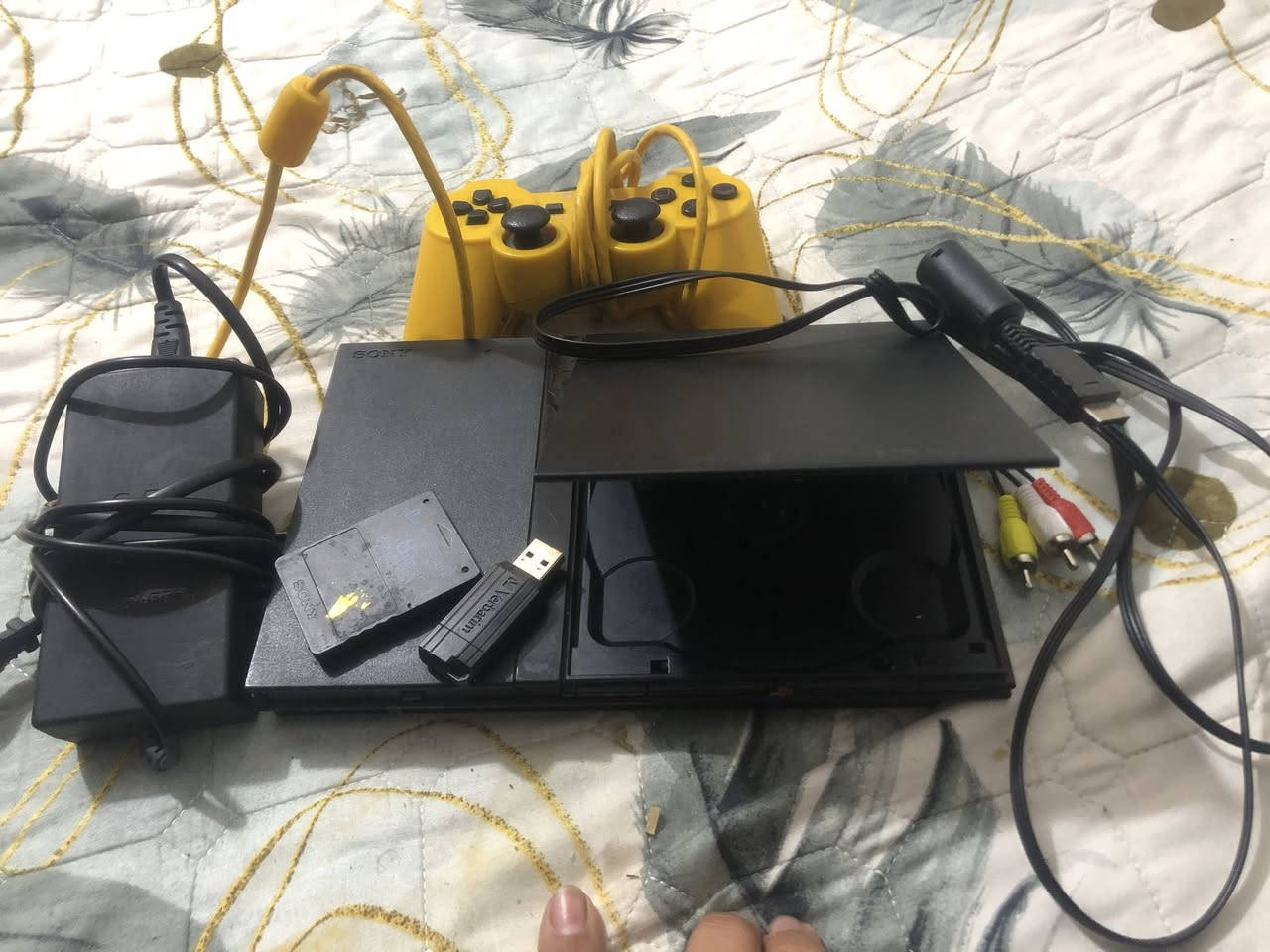 بلي2للبيع جوست واحد وميموري وهارد وفيش وكامل مكمل وبي 13لعبة واقوى الالعاب سعر50وبي مجال😁رقم واتساب***********🙂
