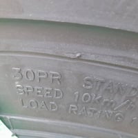 يوجد زوجين اطارات شفل جديد 17ونص على، 25صيني جوب  وسفيفه سعر زوج 950 و...