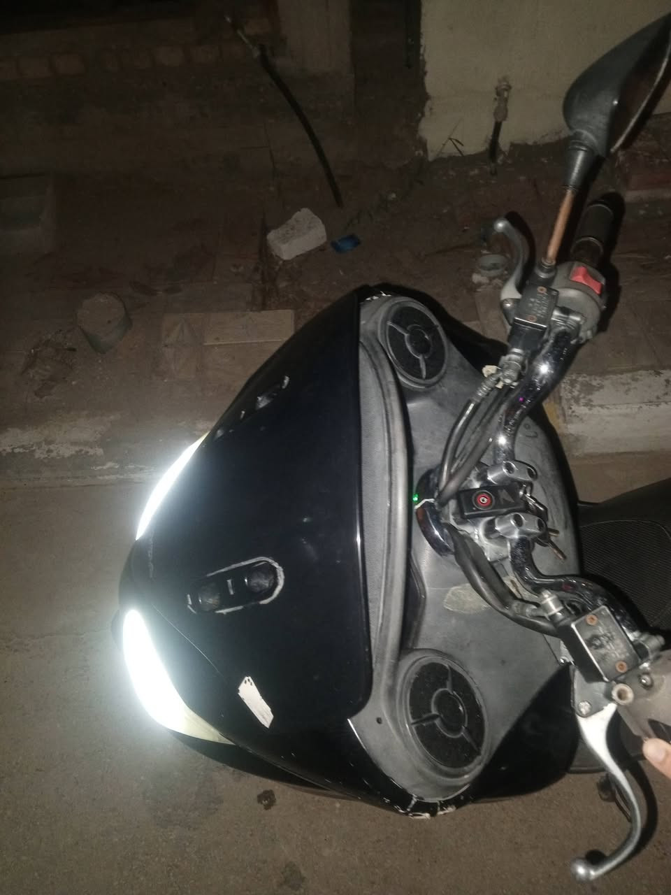 سلام عليكم فورزه  0 /10 للبيع كله شغالا بعده كارتون مكينه كير شرط كفاله كفاله مشيه يخبل رزنه دبلات شاير عدادات كله شغال ومكفول السعر 16 ورقا وبيه مجال للطيبين للستفسار ***********
