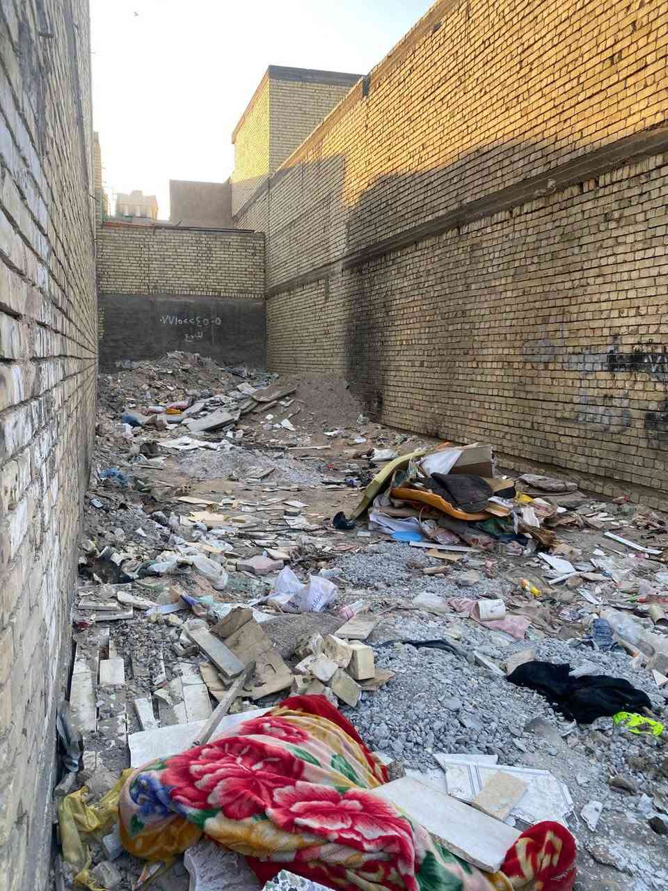 🌟 قطعة أرض للبيع - الأمين الثانية (زراعي الشهداء) - في موقع مخدوم بالكامل🌟

📍 الموقع: الأمين الثانية - زراعي الشهداء.
📐 المساحة: 100 متر مربع.
📑 السند: طابو صرف / سند 25 (يوجد إقرار قانوني بالقطعه).

✅ الخدمات المتوفرة:
🔹 تبليط حديث وأرصفة نظامية.
🔹 شبكة كهرباء مستقرة ومتكامله.
🔹 إسالة ماء صافي واصلة للعقار.

المنطقة سكنية بامتياز وجاهزة للبناء الفوري.

📞 للاستفسار والتواصل..***********
💬 أو مراسلة الصفحة مباشرة.

#عقارات_بغداد #الأمين_الثانية #زراعي_الشهداء #أراضي_للبيع #طابو_صرف #استثمار_عقاري #بغداد_الأمين
