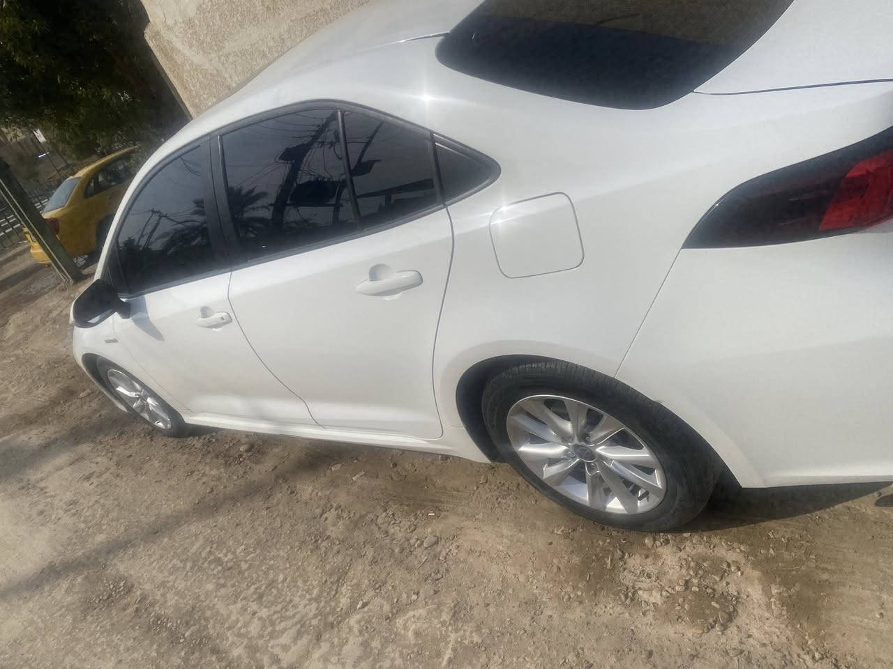 السلام عليكم كورلا 2024 هايبرد فول مواصفات  ماشية٣٠ وكعت شجرة على القمارة كما موضح بالصور وبعدها نفس وضعها مصلحتها  رقم بغداد باسمي السعر ١٤٢لاستفسار *********** مكاني بغداد
