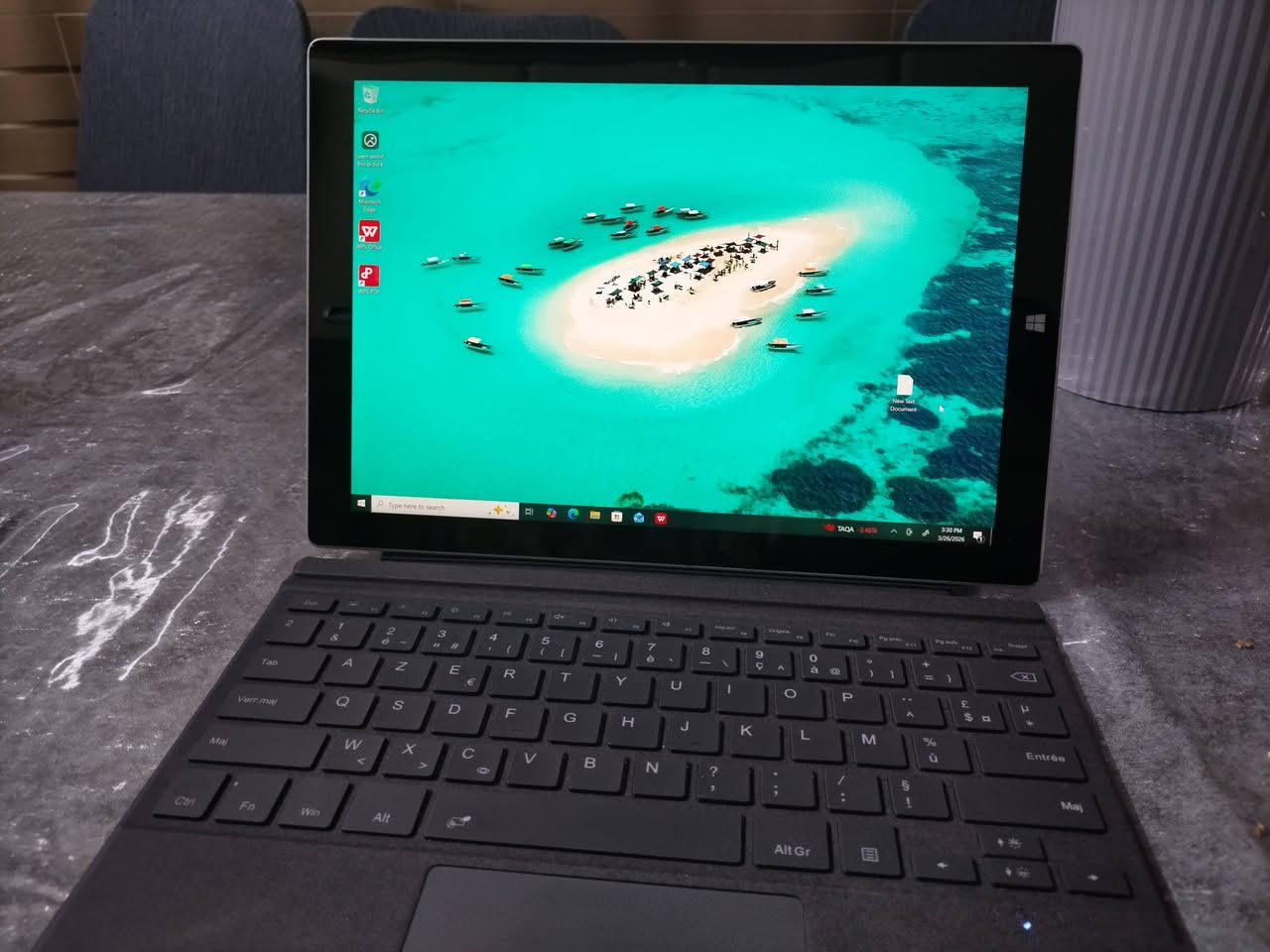 مايكروسوفت سيرفس برو 3
نضيف و وياه كيبورد لاسلكي و قلم شغال 100%
كور اي 5
8 جيجا رام
256 جيجا داخلية
300 الف و بها مجال بسيط للجادين


**إذا كنت صاحب هذا الإعلان وتريد حذفه لأي سبب، رجاءا أرسل رسالة إلى الدعم الفني**