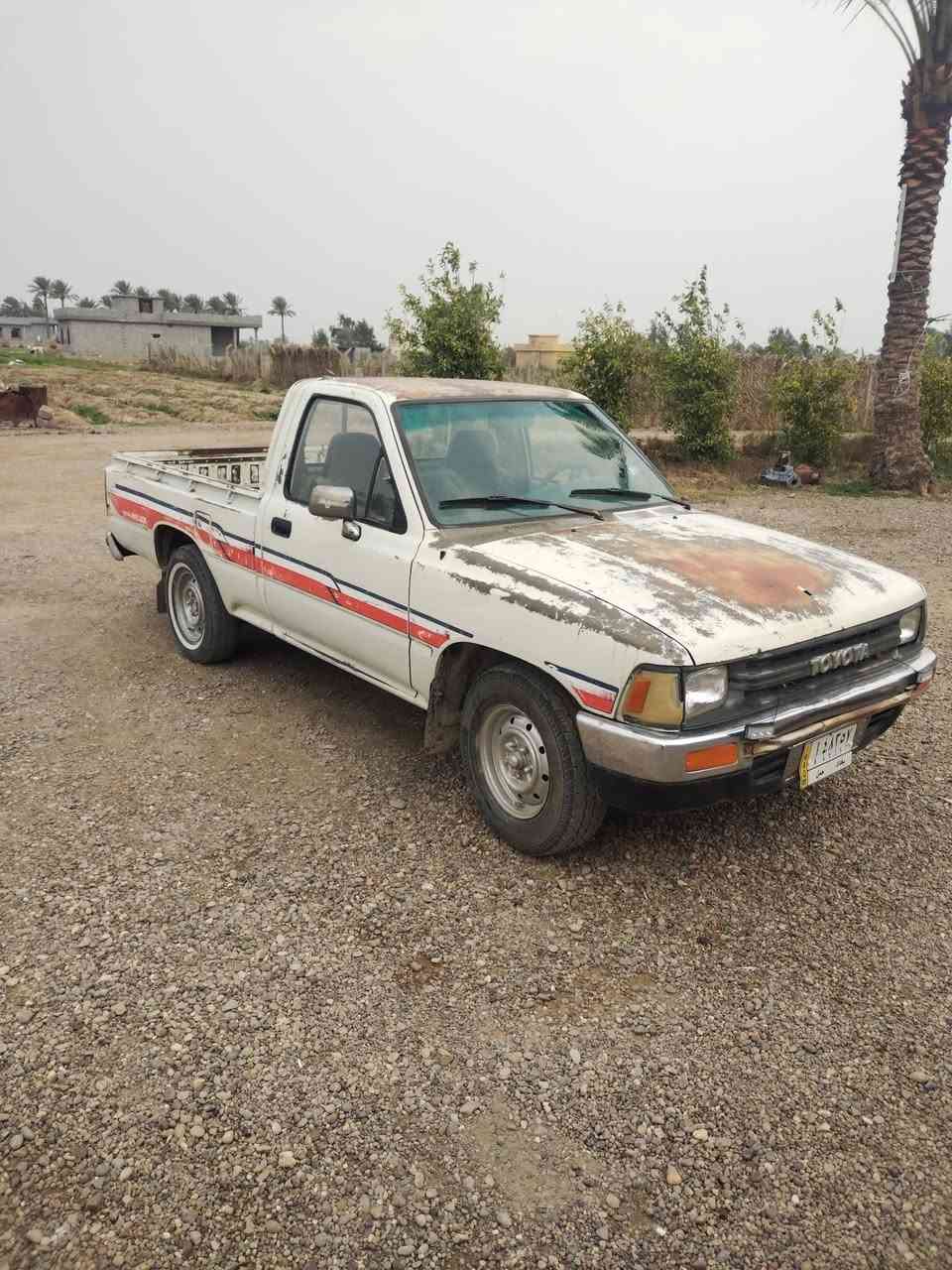 تيواتا موديل 90   ٤كير  رقم بغداد السعر 55 وبيها مجال مكان سياره بغداد المشاهده ***********
