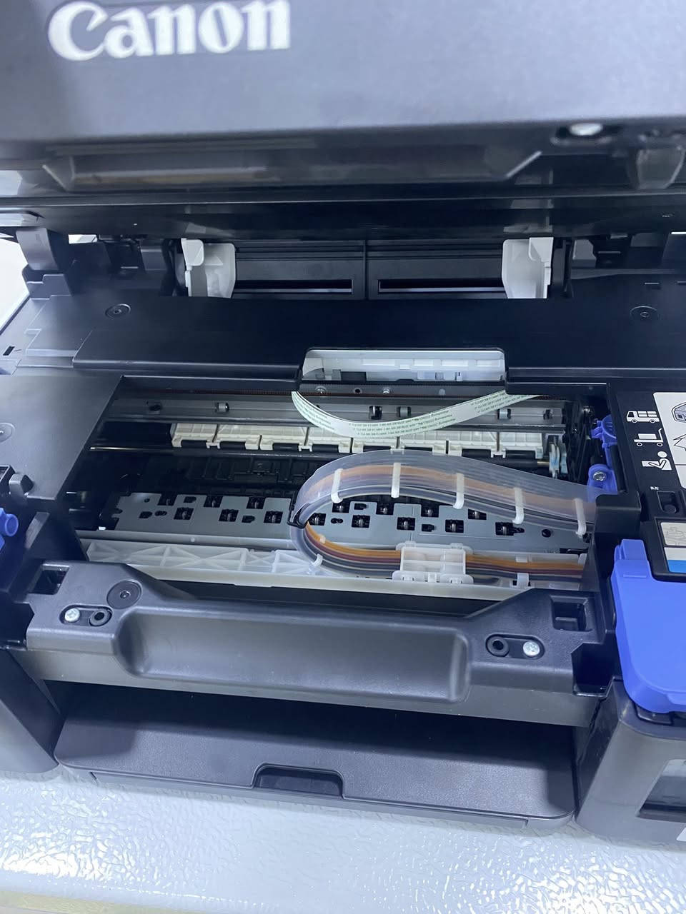 للبيع طابعة كانون G3410 استعمال قليل جدآ كاملة 
وبأحبار الشركة كارتونها وغراضها كاملة العنوان موصل متوفر 
توصيل ***********
