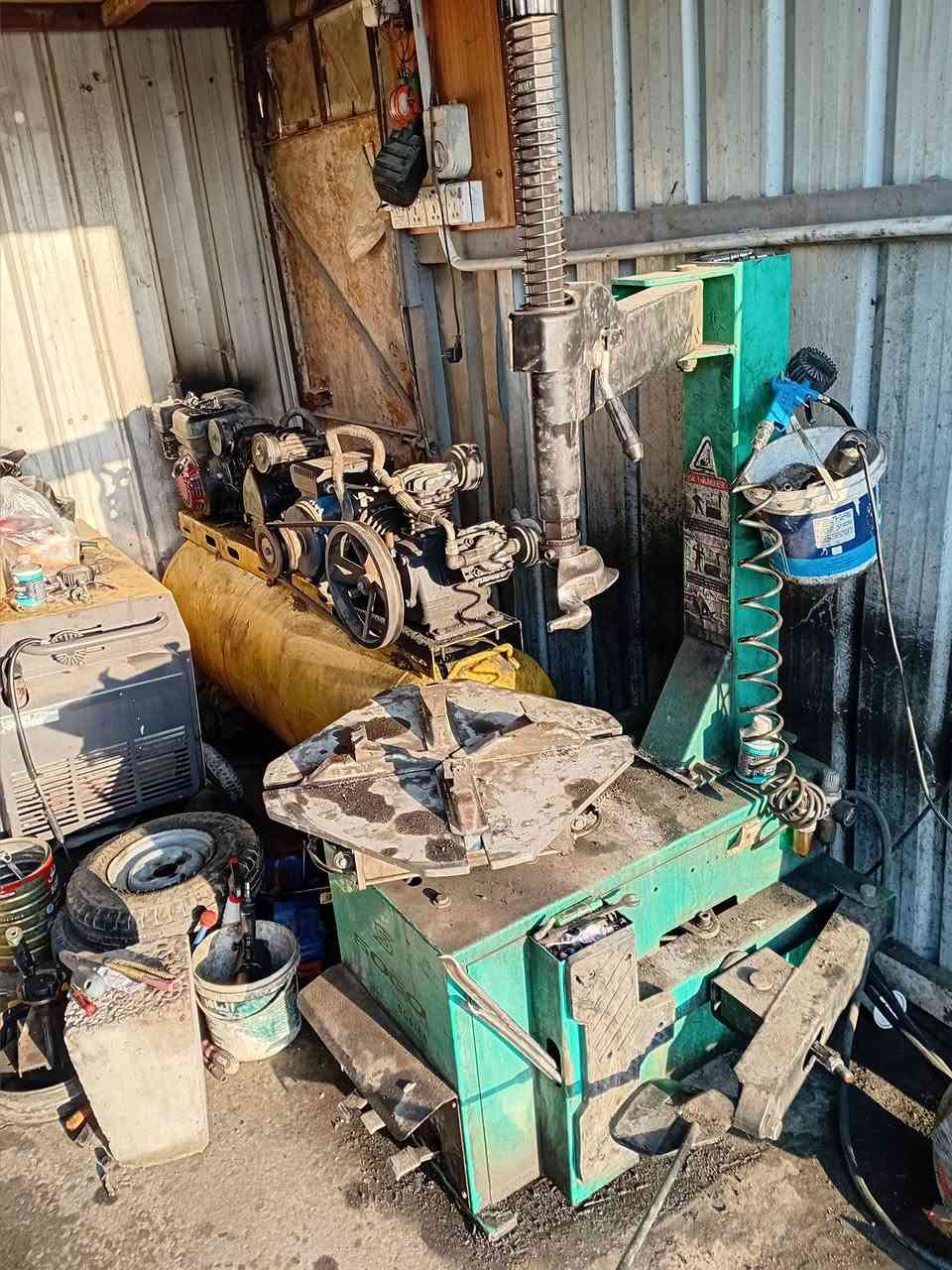 غراض بنجرجي 5قطع للبيع مليونين وربع مكان بغداد مدينه الصدر ***********
