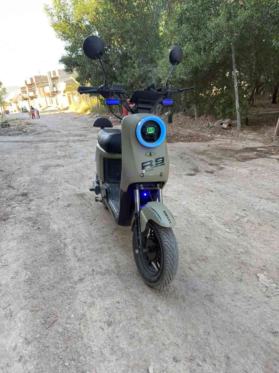 سلام عليكم
دراجة نوع R9
موديل 2025
نظام اربع سرع 
ملف 1300 W
خمسة بطاريات 🔋 
مفتاحين وبصمتين وكارت تشغيل
سماعة بلوتوث 
سرعة 60/Km حقيقي
اللون صحراوي
شاحنة اصلية
لمعرفة السعر اتصل على هذا الرقم :***********
