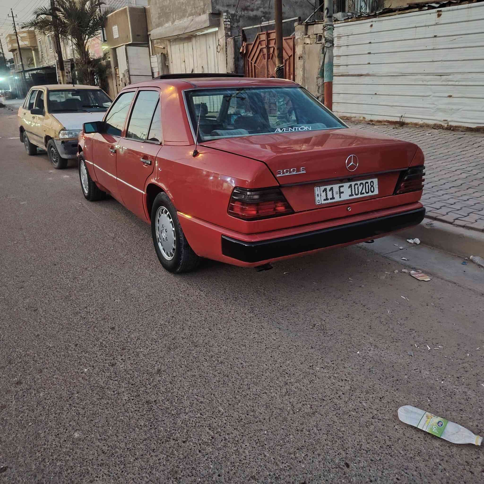 سلام عليكم للبيع مارسدس مديل ١٩٩٠ مكينه خراطيم كير مكينه مكفولات تبريد ثلج صدر خلفي امامي جديد تخم تاير جديد قواعد دبلات مكفولات للبيع او مراوس حسب القناعه السعر ٥٨ العنوان بغداد الحسينيه ***********
