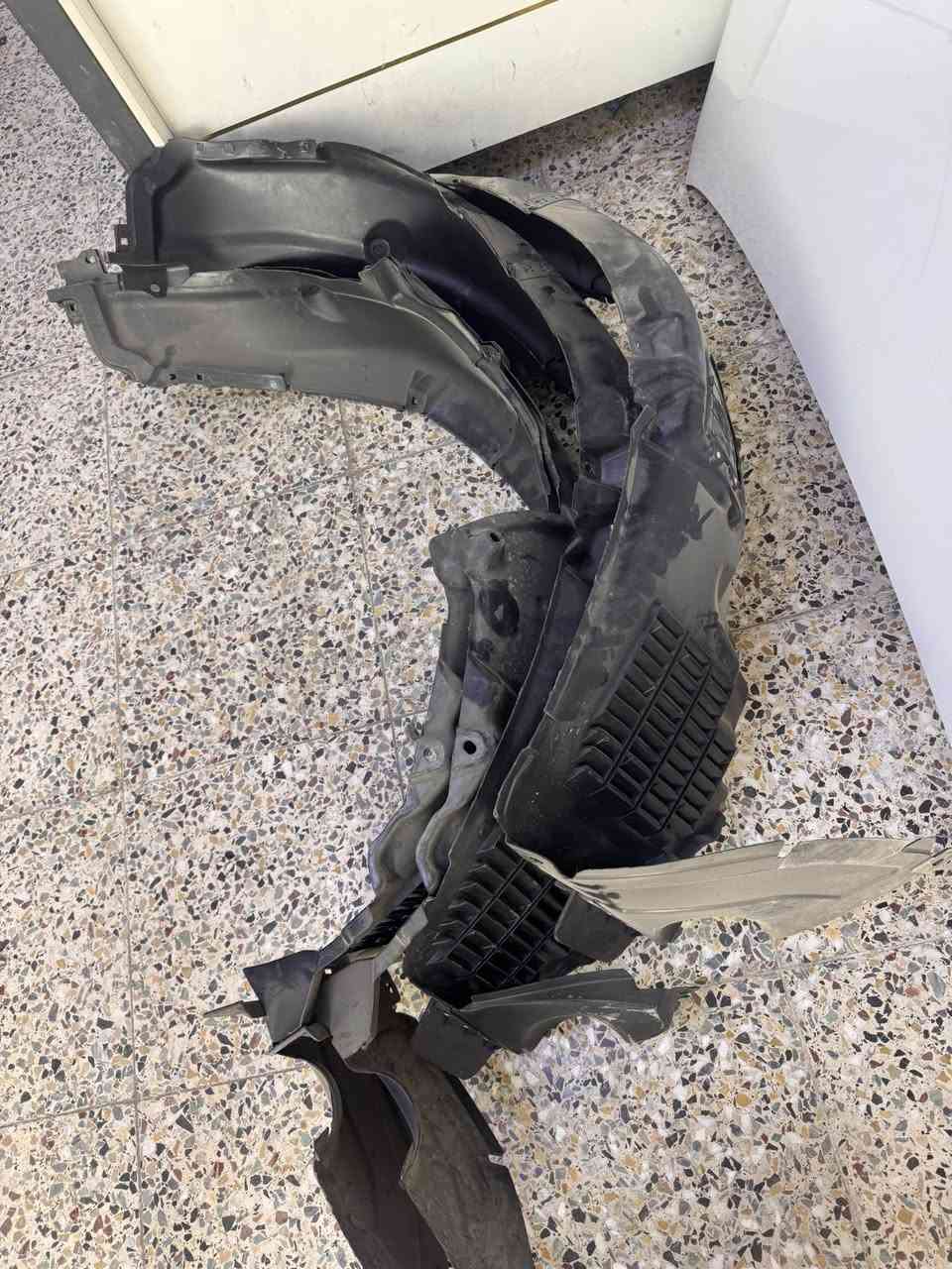 يتوفر ر لدى محلات علي الشمري بطاين ازيرا الشكل 2009/2011 اصلي وكاله سوق بغداد مقابل وزاره التربيه والتعليم واكو توصيل لجميع المحافظات 
***********
