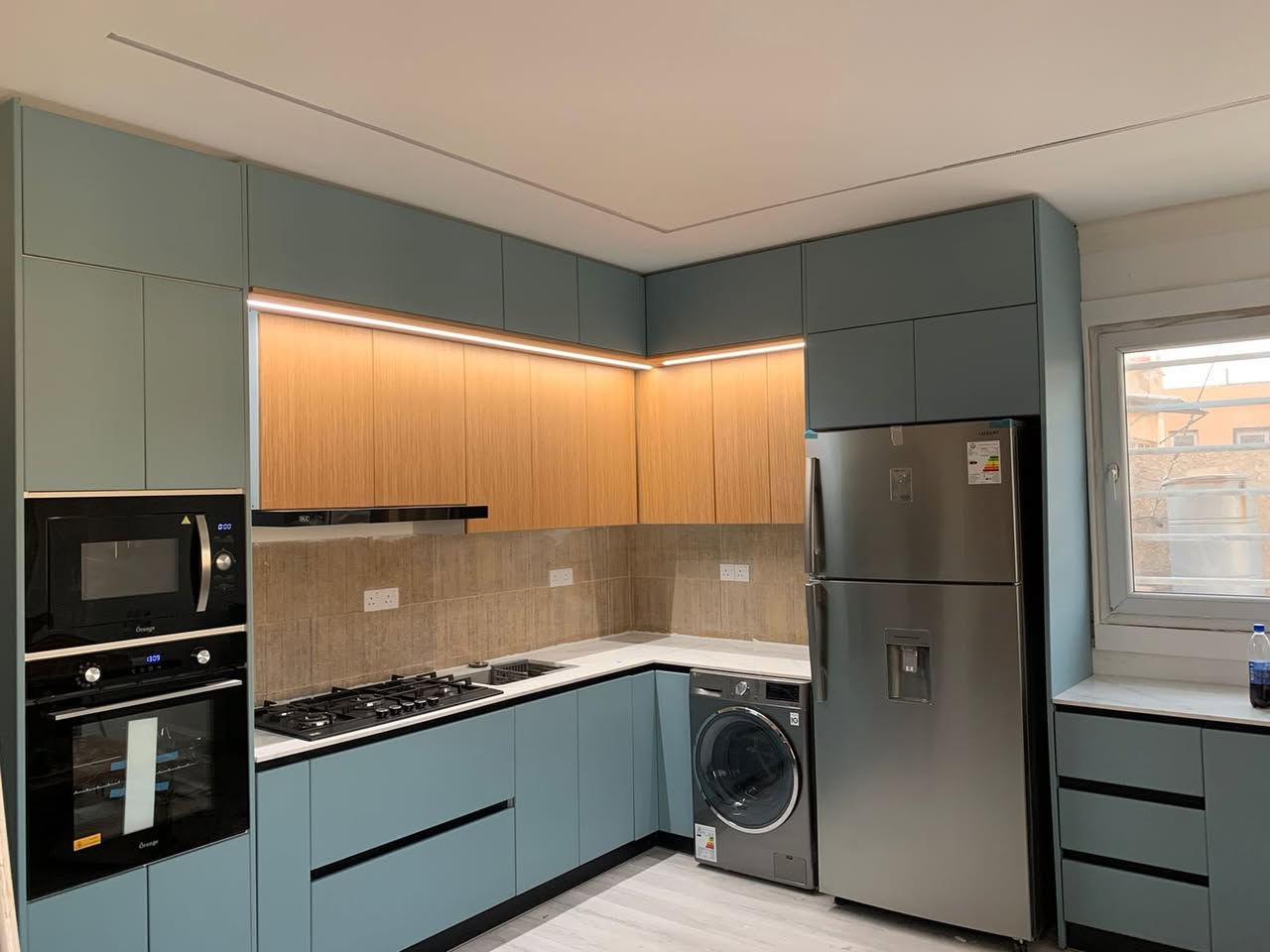 كادر نصب وتنفيذ كافة الديكورات والمطابخ وغرف النوم والدرسنك روم داخل وخارج بغداد 

للاتواصل 
***********
