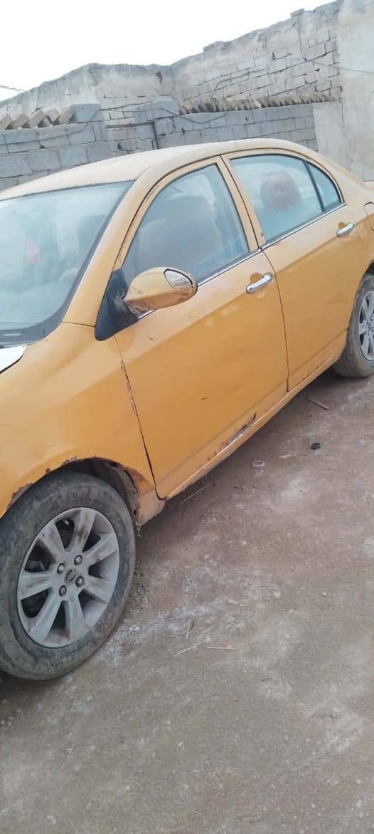 سلام عليكم  سياره للبيع ديفان مديل 2011 ***********
