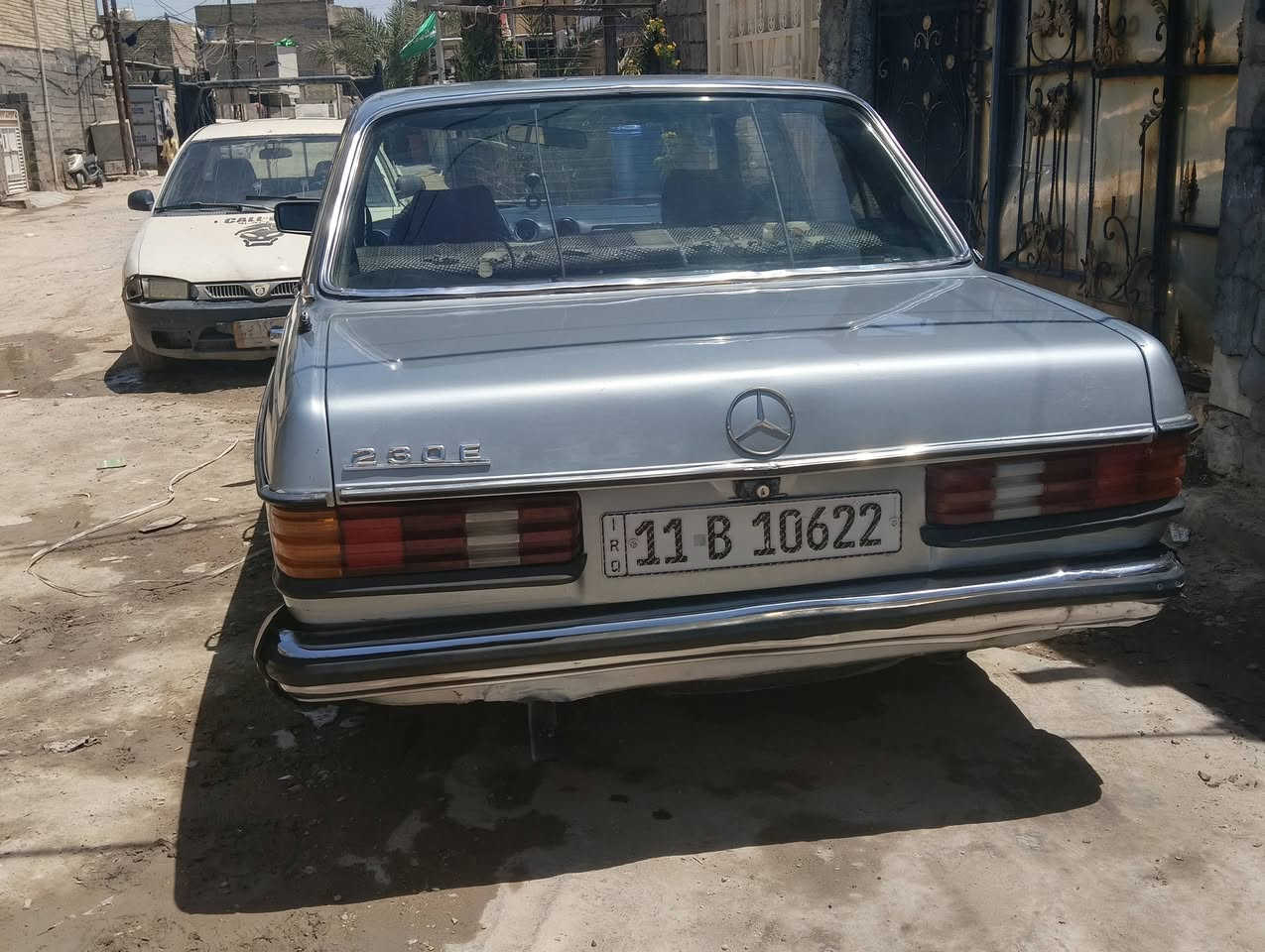 السلام عليكم 
مارسدس ابو جحيل كير مكينه ونجي 2500 خير من الله تبريد بس كمبيريسر نقص موديل 1982 مكان بغداد 
السعر 42  بيهة محال بسيط 
تحويل مباشر وما عليهة اي. غرامة
***********
