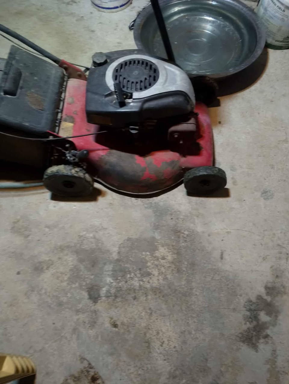 مكينة للبيع قص ذيل (بانزين) المنشأ اوبكار (امريكي)    السعر 200 الف (***********)
