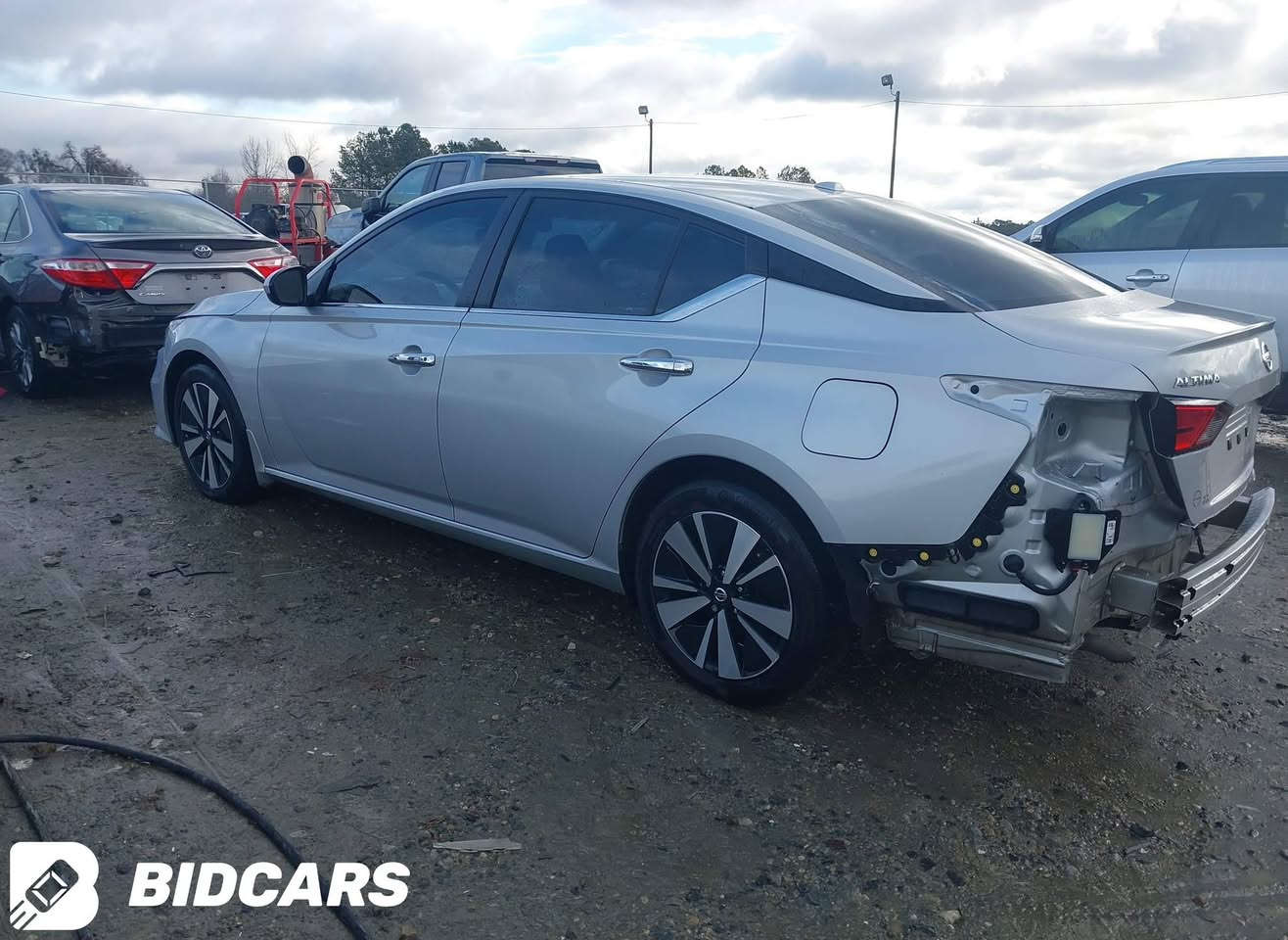 سلام و عليكم
نيسان التيما 
مؤديل ٢٠٢٢
مواصفات SV
ماشيه ٣٨mile
بدون ايرباگ
بچم كبس
سنويه جديده
رقم سليمانيه
فقط چاملغ مصبوغ
رقم شاصي 1N4BL4DV6NN379034

رقم موبايل***********
سعر ١٥٩مجال قليل
