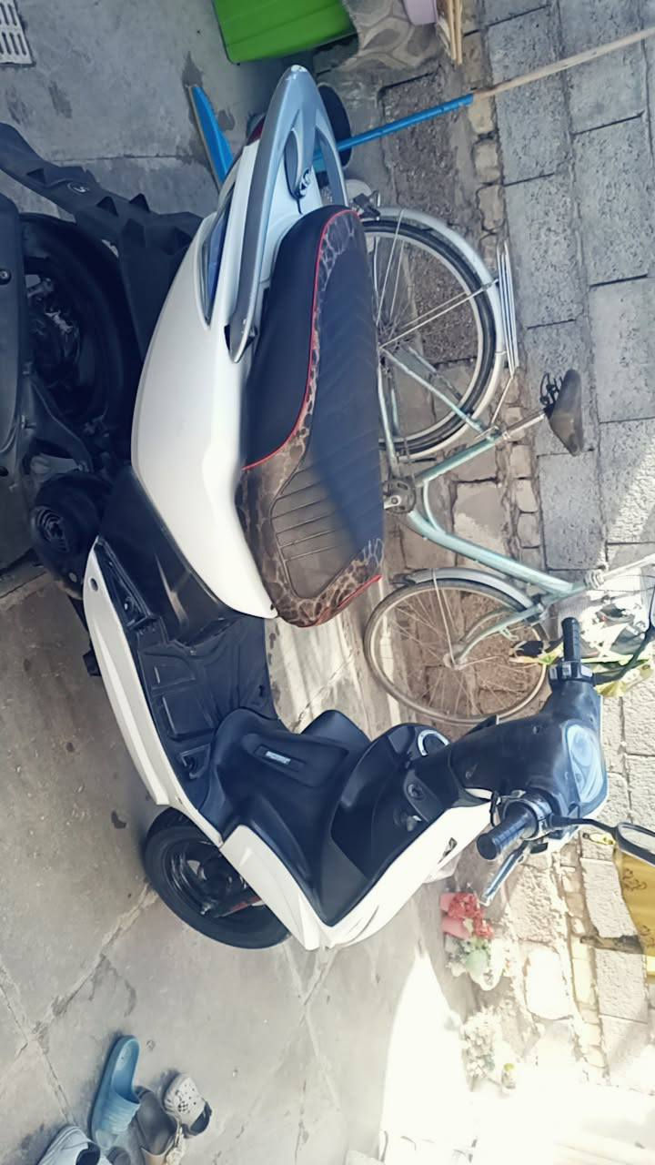 سلام عليكم عيني دراجه ماكس مضلع محرك مجفت جديد دراجه خير من الله هندر وسويج دراجه نضيفه رقم *********** سعر450
