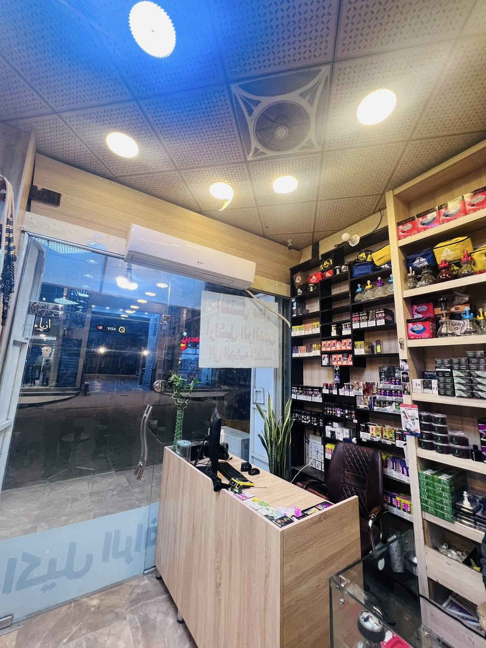 فاتريانت للبيع العدد 18 ظهر 18 ملم اي خللل فني ما بيه 
ارتفاع 3 امتار سفينه 7 امتار سعر مناسبب تواصل على الرقم  ***********
