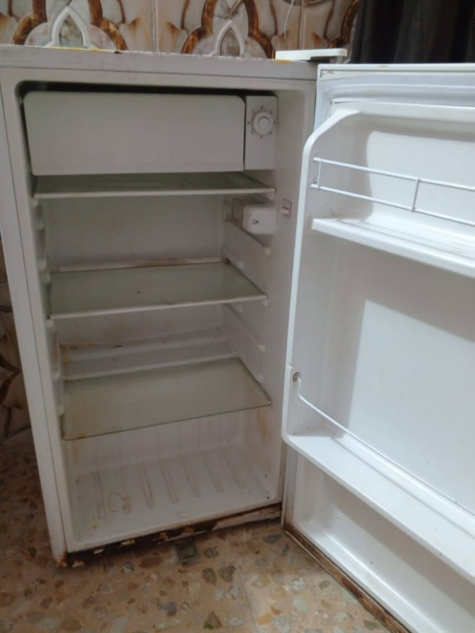 طباخ شغال 25
ثلاجه 50شغاله 
الحسينيه مال الراشديه


**إذا كنت صاحب هذا الإعلان وتريد حذفه لأي سبب، رجاءا أرسل رسالة إلى الدعم الفني**