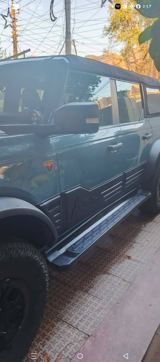 السلام عليكم اخوان عندي فورد برونكو موديل 22 ماشيه 39 اعلى فئه بالبرونكو حادث جاملغ وشويه بالبنيد وبالصفحه بارد فقط التكم والشاصي واللغد مكفوله 
الموصفات: 
حساسات اماميه خلفيه 
رادارات 360 درجه ونقطه عمياء 
6 دكم و 6 سلندر توين توربو 
جلد الكشنات وتدفئه الكشنات والاستيرن 
شاحن واير لس ودفع رباعي و6 انظمه قياده 
بصمه وتشغيل عن بعد زنون وكشافات جانبيه واماميه تخم تايرات جديده 
السيارة ضد المي اللد برتقالي 
رقم الهاتف *********** متواجد على النت السعر على الخاص مكاني بغداد حي الجهاد
