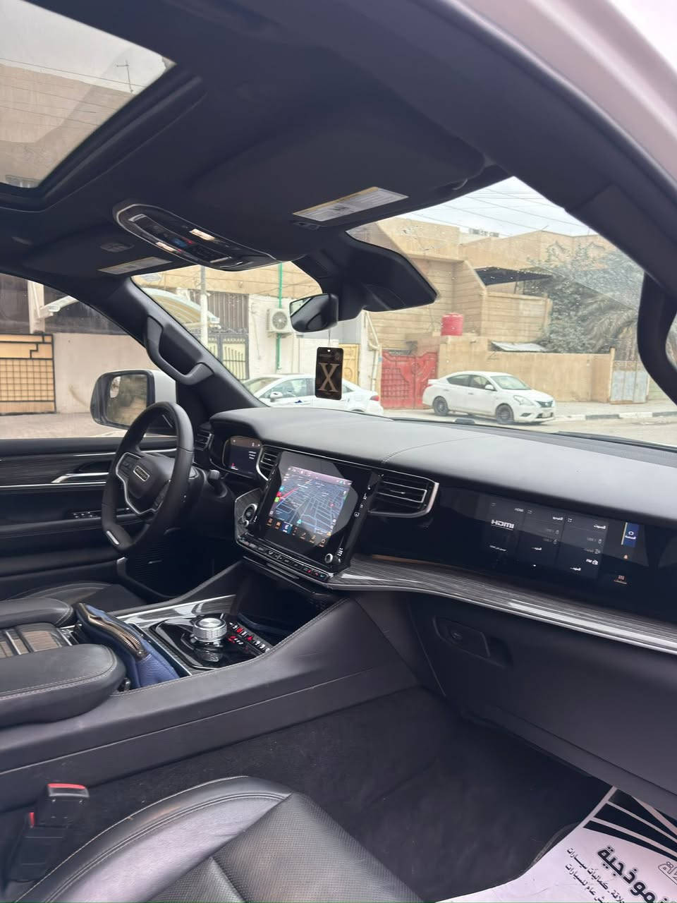 السياره موديل 2022 ماشيه 90وارد امريكي بيه ضربه باب الصدر ومبدل وكاله وبقيه السياره مكفوله السياره كلش حلوه ونضيفه
وسعره 425 وبي مجال للشراي
مكان السياره بصره
***********
