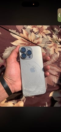 آيفون ١٥ برو ماكس • ٢٥٦ • ظهره مكسور