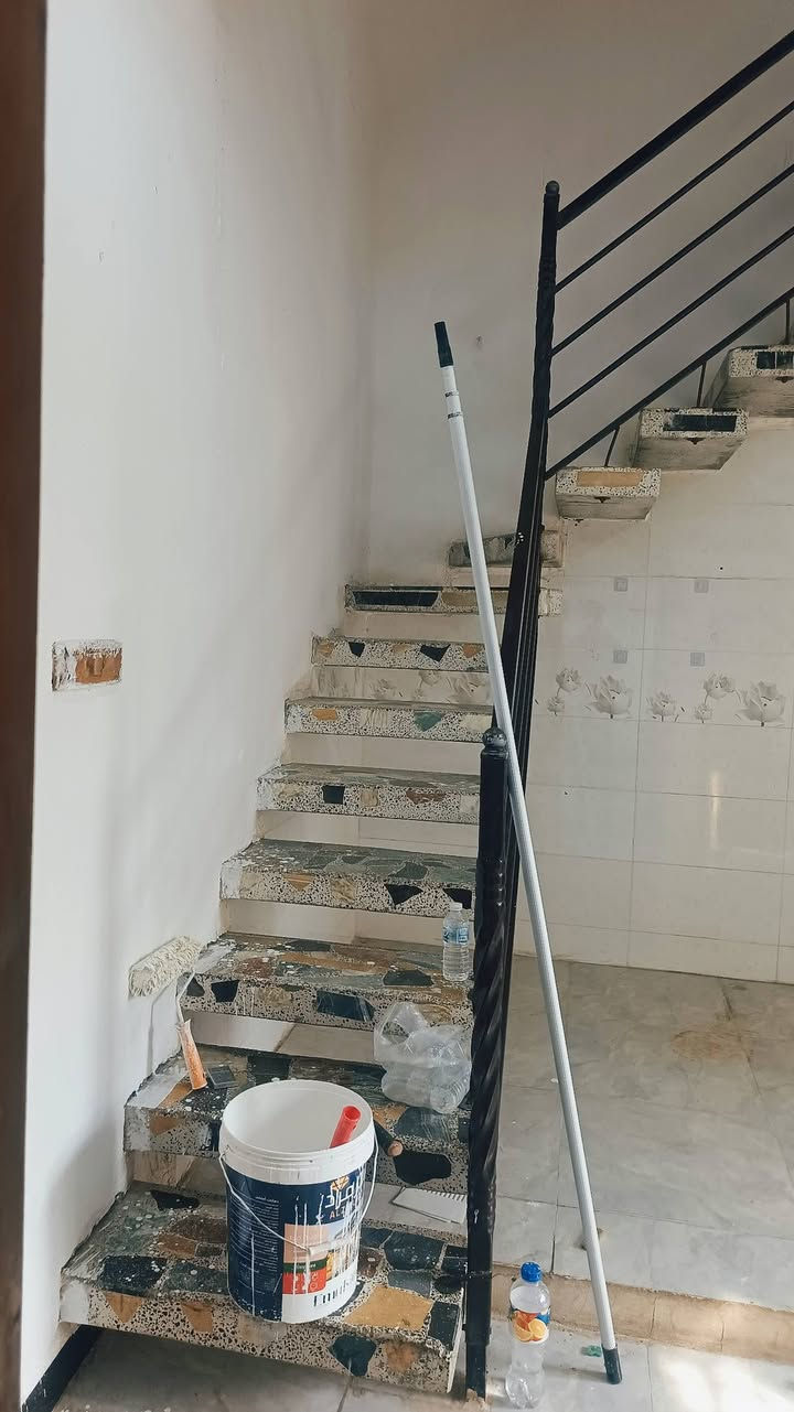 السلام عليكم بيت #للايجار كميره قرب مدرسة الفلاح شارع امير الكصاب 
طابق ثاني مساحه ١٠٠م الدرج والبالكون معزول عزل تام 
مدخلين وغرفتين نوم واستقبال  ومطبخ وبيتونه والسطح الك
كامل من كلشي 
تواصل ***********
