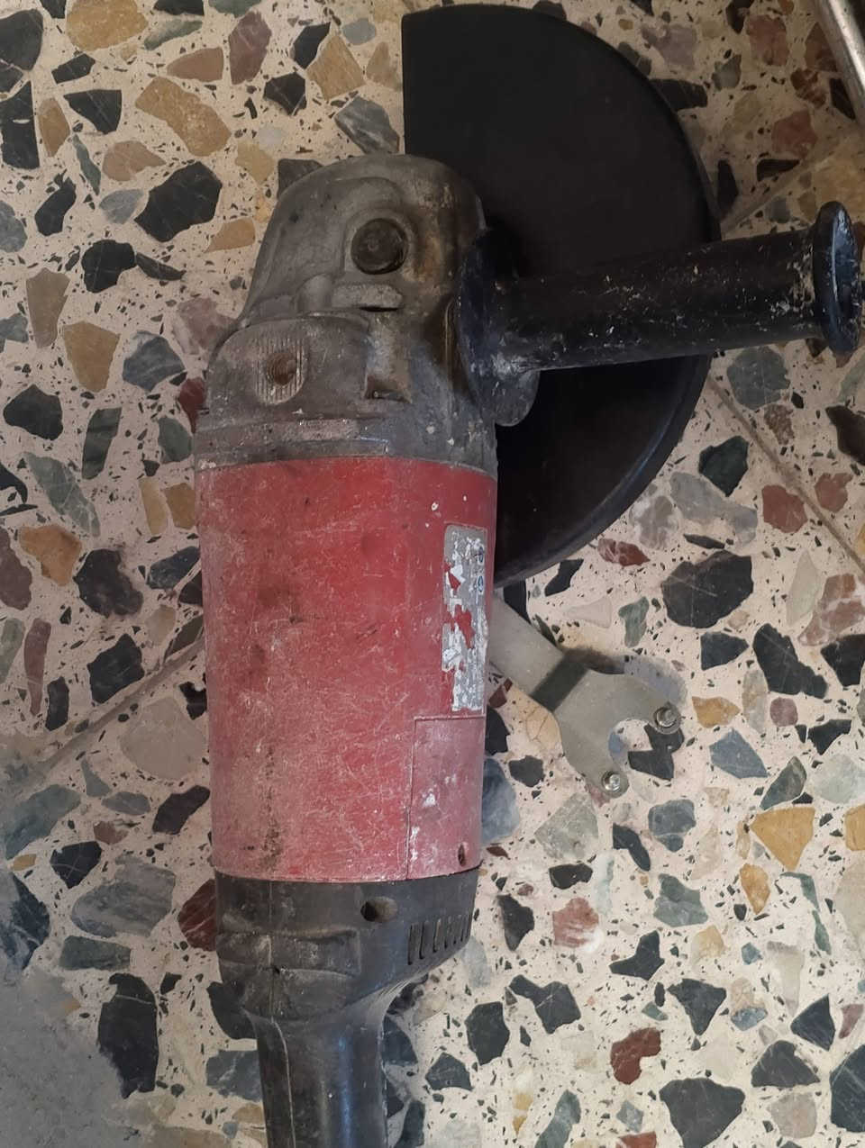 السلام عليكم كوسرة تام الالماني للبيع عالفحص الملفات نحاس الحجم الكبير السعر 50الف حلة الثورة ***********
