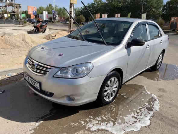 بي واي دي g3 2013 كير عادي 
محرك هوندا 
لايتات جدد 
بلوجكترات جدد
دعامية جديدة 
بأسمي سنوية وارقام جدد
السيارة مصبوغة عام 
محرك بي خيط تبخير
تبريد شغال 
حدادية نص عمر 
مكانها بغداد حي الخضراء 
السعر 45بيها مجال بسيط   
نواقصها صوندة بور ستيرن تنضح 
للاستفسار 
***********
