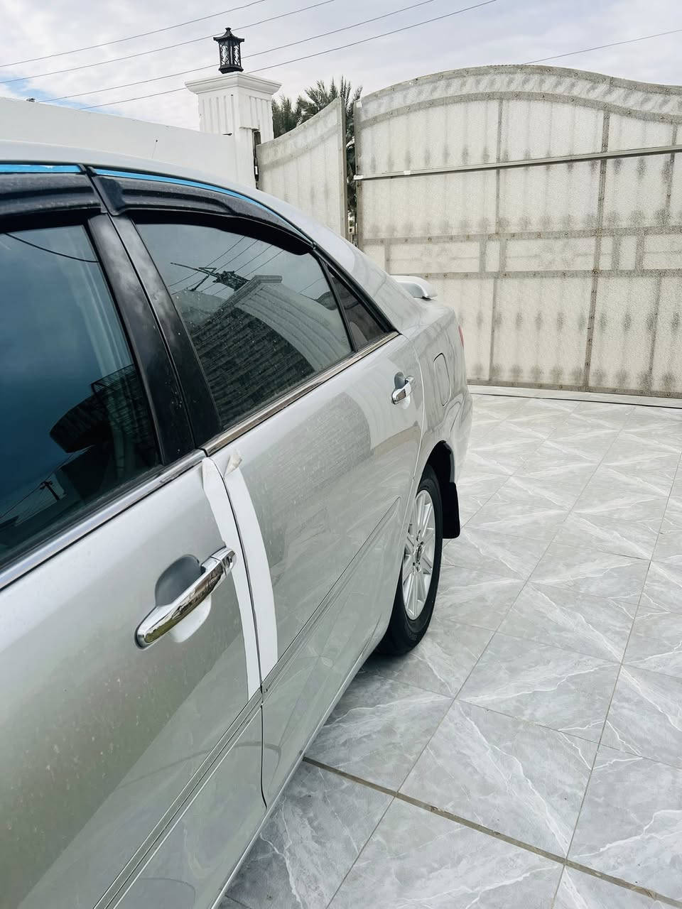 كامري خليجي 2006 بيه صبغ صفحه اليمنه اثر جراد بدون معجون محرك 4 سياره ما بيه نقص اي شي مال جناي السعر 118بيه مجال رقم الهاتف (***********)
