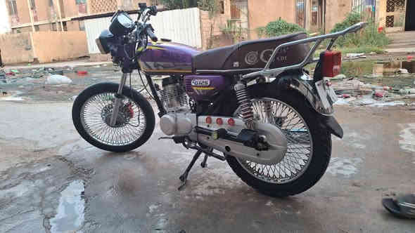 السلام عليكم 
دراجه تايكر موديل 24 اوراق الدراجه جديد ما مفتوحه بيهه عقل رياضي وصالنصه شيراز وبيه ترتيبات حلو السعر 625 وبيه مجال للتوصل عبر الرقم *********** بي واتساب
