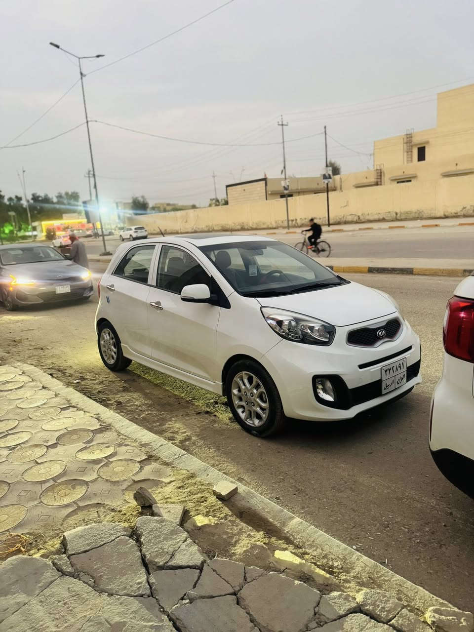 كيا بيكانتو GT لاين خليجي 15 فول مواصفات فتحه بصمه مري شفط لايت بكلايت لد تحكم ستيرن جهتين داخل جلد السياره كير مكينه كفاله السياره فقط شخط بالبنيد السعر 103 السياره جديده بمعنه الكلمه 
***********
