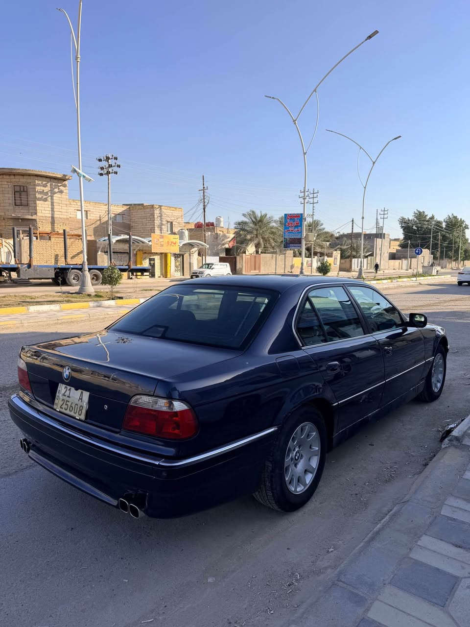 بي ام خفاش ٧٢٨ موديل ١٩٩٨
محدث بديهة مديل ٢٠٠٠
٦ سلندر 
سيارة مصروف عليهة كلش هواي 
غرفة جديدة 
صبغة جديدة 
مكينه وكير كارتون 
تخم تاير جديد 
حدادية امامي خلفي جديد 
مكاني ناصرية المركز
السعر ٩٥ ورقة بيهة مجال بسيط كلش  
*********** ناصرية, ذي قار
