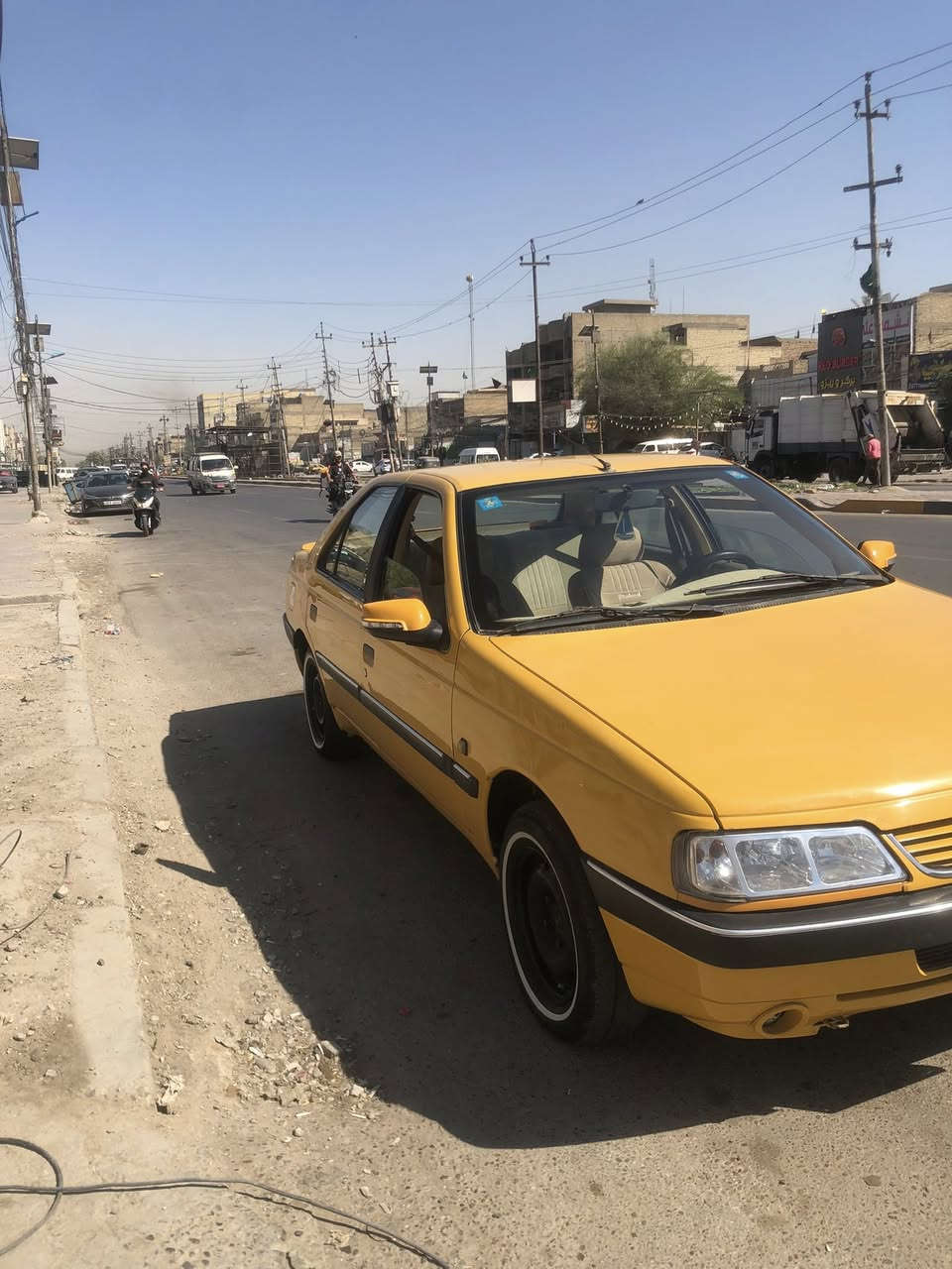 السلام عليكم بيجو لميس ٢٠١٥ كير مكينه تبريد خير من الله سياره حلو وغرفه حلوه بسمي السياره هيئه وغرامات مصفره بيه ضربه بجاملغ الخلفي مكاني مدينه الصدر سعره ٣٨ وبيه مجال ***********
