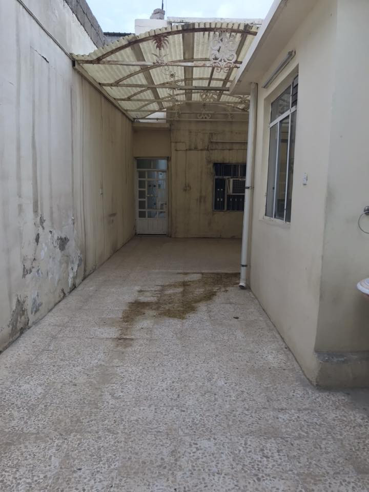 بيت للايجار في حي البكر قرب مركز الشرطة ب ٢٥٠ الف
غرفة وهول في طابق اول 
وصحيات وحمام ومطبخ
وكراج سيارة 
غرفة في الطابق الثاني 
اتصل على 

‭٠٧٧٣ ٩٨٢ ٨٣٤٩‬
