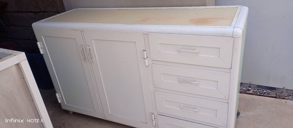 وصلت وجبه جديده من كاونترات مستعملة للبيع حيل انظاف ***********
***********
