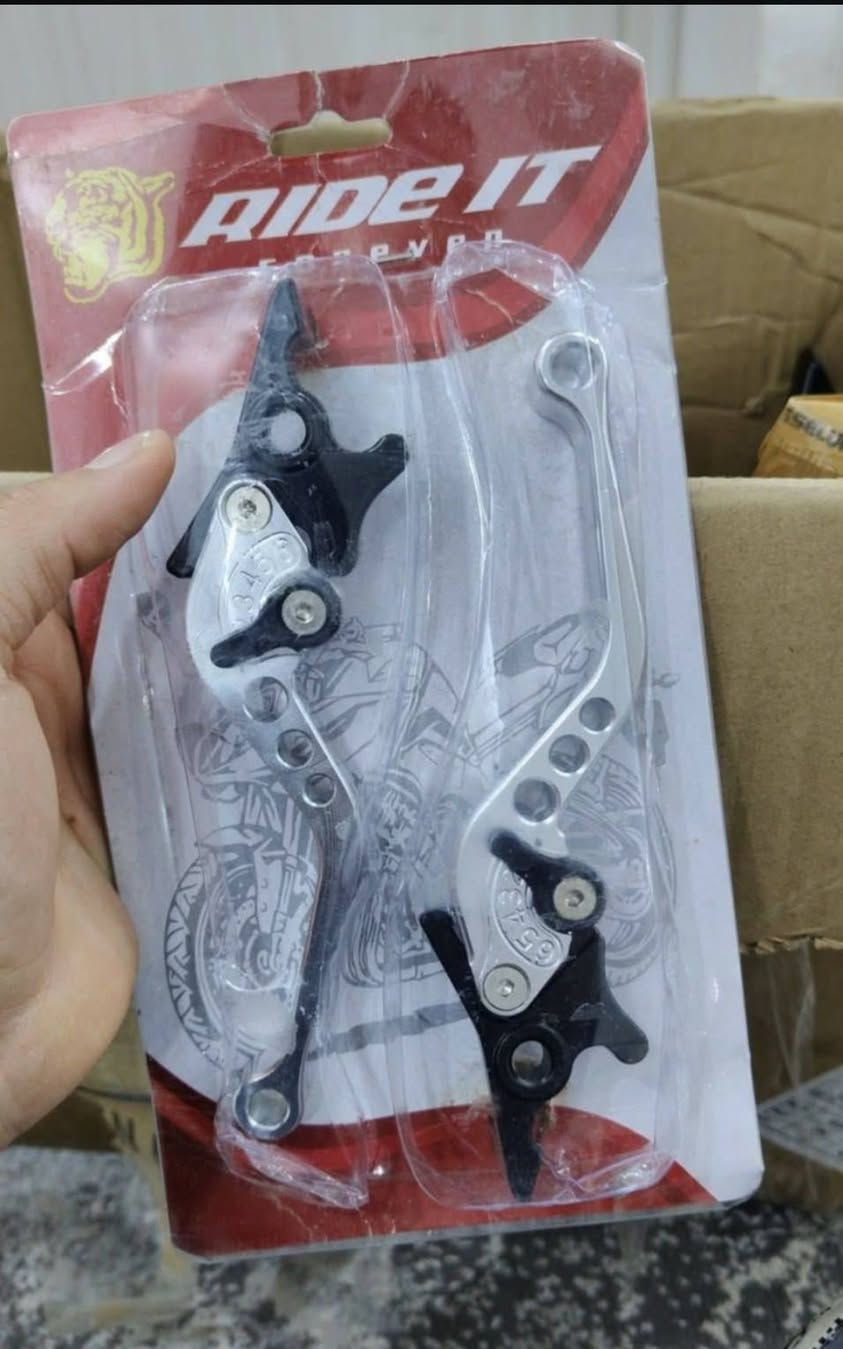 السلام عليكم.
أخوان غراض دراجات ابيعهم شلعة ب ٦٥ ألف مع التوصيل بغداد فقط .


**إذا كنت صاحب هذا الإعلان وتريد حذفه لأي سبب، رجاءا أرسل رسالة إلى الدعم الفني**