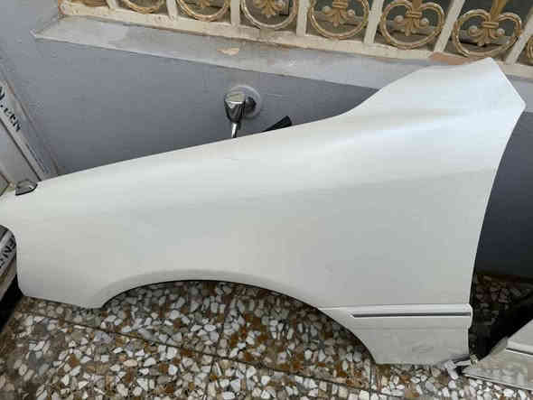 غراض ملكه للبيع
باب سائق ، باب خلفيه سائق ، جملغد 2 ايمن و ايسر ، بنيد ، قبق جنطه 
للبيع.      ***********
