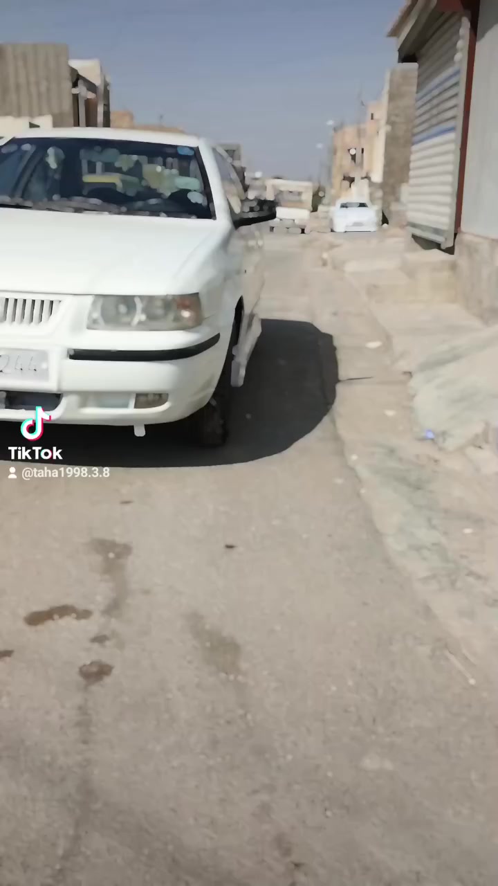 سلام عليكم سمند لبيع موديل 10مكفولة من الضربه بس صبغ للجماليه السياره احتاج لها ترتيب شويه كهربائيات رقم قادسيه دولي السياره كلش حلوه السعر 35 وبيهه مجال السياره بغداد حي الاعلام *********** و***********
