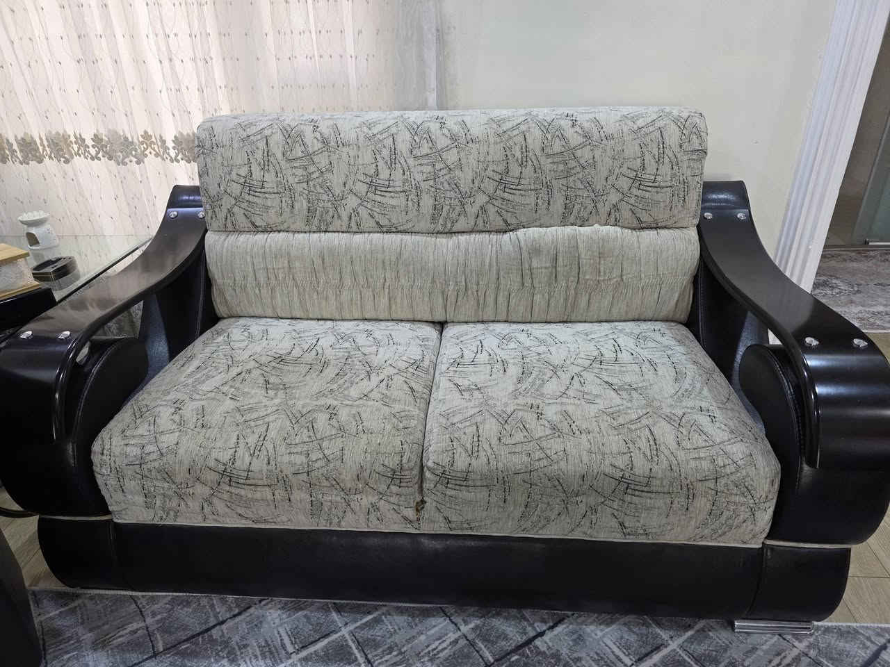 قەنەفەی تورکی 10نەفەری بەکارهاتوو، کوالێتیەکی بەرز و باشی هەیە..
نرخی 250هەزار کەمێک معامەلە
***********
