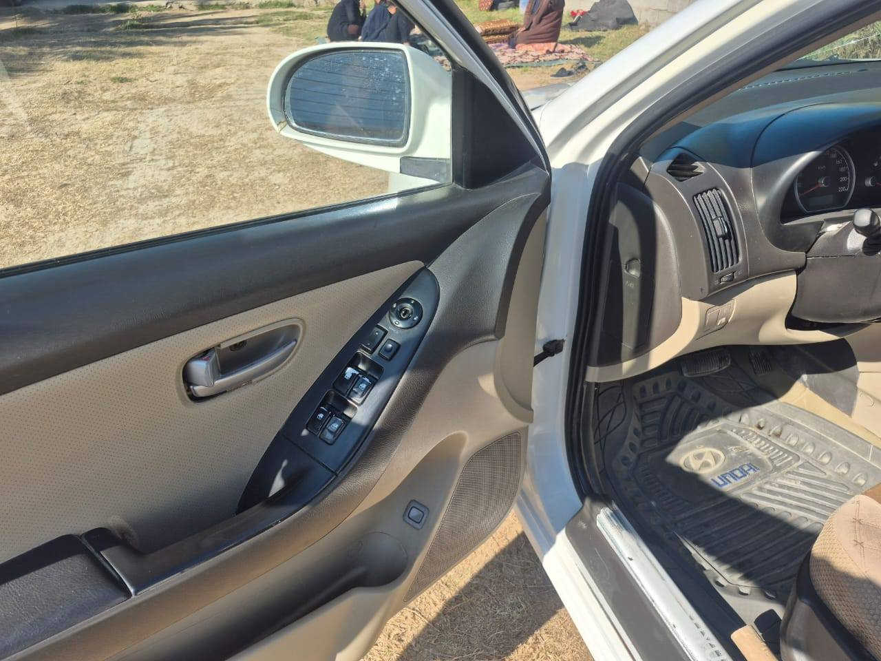 سلام عليكم النترا للبيع سونار موجود ساكن بغداد اليوسفيه *********** *********** سعر ١٠٥ بيهه مجال
