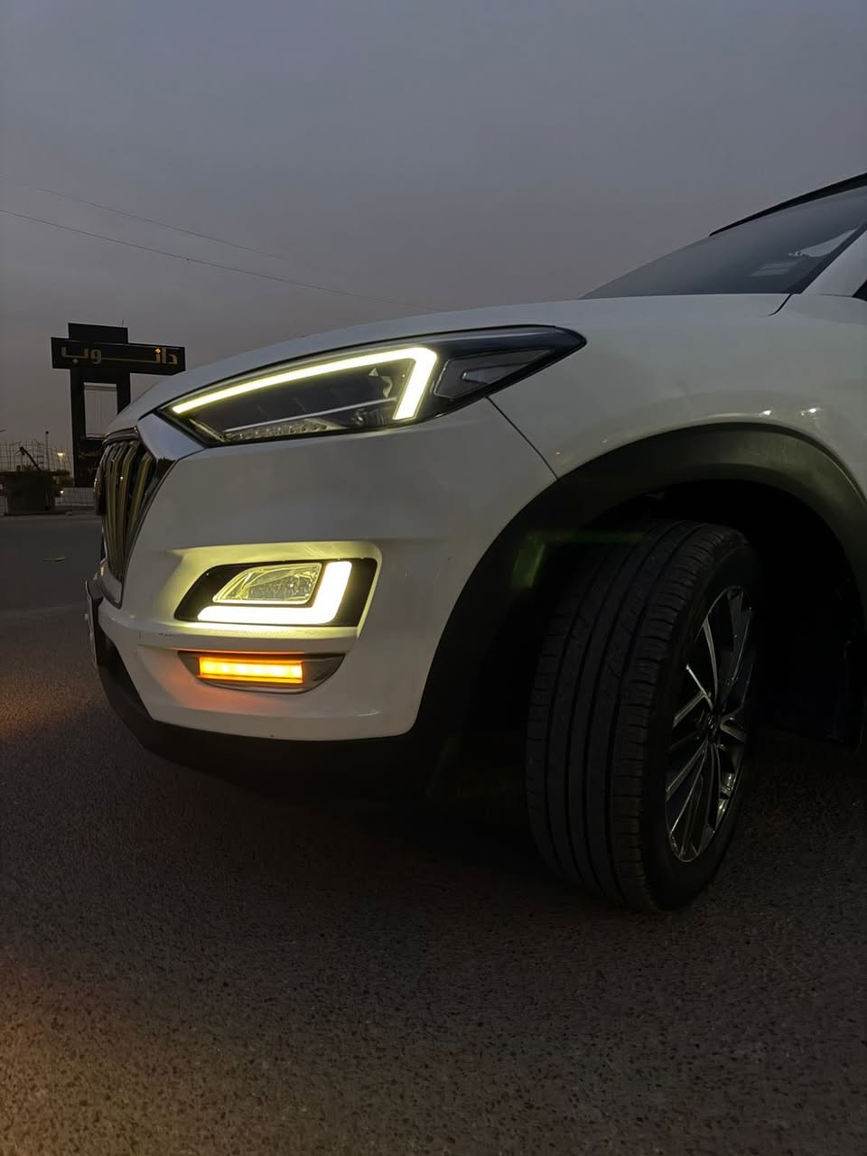 سلام عليكم توسان 2020 فول موصفات رقم بغداد الجديد الموصفات كامره جلد بانوراما كرسي كهرباء شاشه مري شفط سايد بريك بالرجل السياره مكفوله من الصبغ كير مكينه مكفول من الصبغ / مكانها بغداد قرب جسر العامريه رقم الهاتف *********** 
السعر  202 وبيها مجال بسيط
