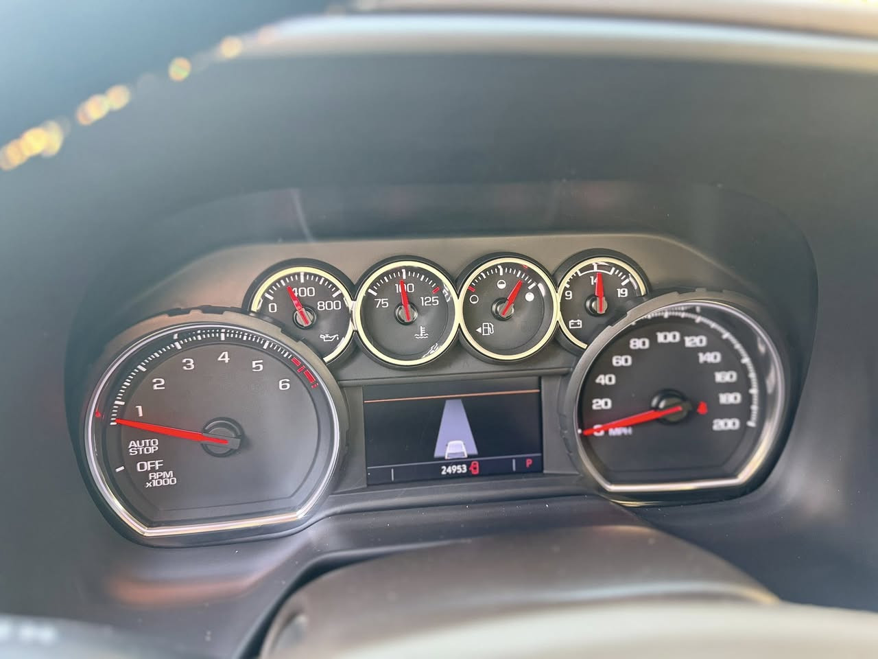 السلام عليكم للبيع تاهو ls مديل 2023 

السياره بيها بارد فقط بالباب الخلفي وبالجاملغ الامامي على كد شبر 

الباقي مكفول السياره وكاله المنصور 

ماشيه 40 الف مواصفات ls معروفه ميحتاج اذكرهن رقم بغداد بسمي 

بس الرقم مو وياها انطيك غير رقم 

السعر 435 ورقه وبيها مجال شي بسيط غير متواجد ع النت اتصل وتدلل *********** 

عنواني بغداد العامريه
