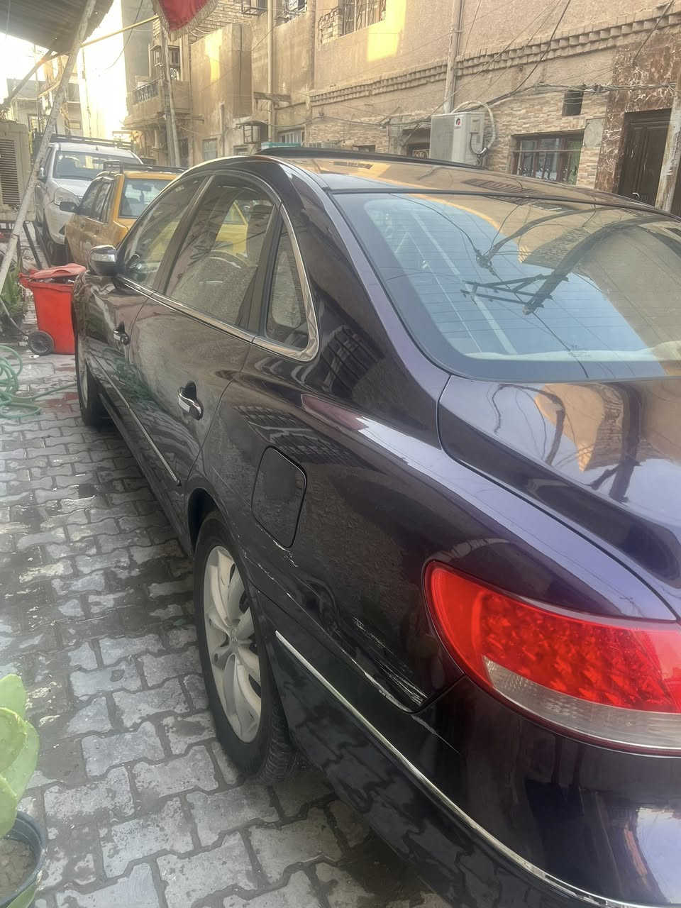 السلام عليكم ازيرا 2007 خليجي مصبوغة عام جمالية حادثها باللغد خفيف ماواصل شاصي ولا جوه سنوية باسمي 2027 رقم انكليزي بغداد كير ومكينة مكفول تحويل ثاني يوم السعر 78 وبيها مجال بسيط سيارة يرادلها ترتيب واشرات قبق ولفات وبيها طبك كهربائي بسيط مكاني بغداد ***********
