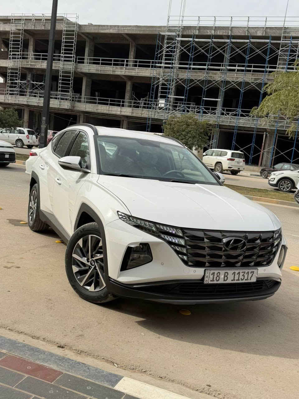 هونداي توسان خليجي موديل 23 للبيع ماشيه 18 km السعر 210  $ 

السياره كفاله عامه 

المواصفات : 

بصمه تشغيل - تشغيل عن بعد - حساس أمامي خلفي بلادي - كامره خلفيه دواره بلادي- تحكمات 
شاشه كبيره لمس - داخل لونين - أشاره بلمري +شفط كهرباء  - تبريد أمامي خلفي - حاجب زنون نهاري ليلي
لايت عدسه عالي ناصي زنون - حجم المحرك 2000 دوش
كشنات السائق وصدر كهرباء - بردات خلفيه 
سايد بريك كهربائي - نفكيشن -  3انظمه قياده
حجم الويل 18 كروم - عداد الكتروني 

السعر 210  ورقه وبيها مجال مكاني حله *********** حلة, بابل
