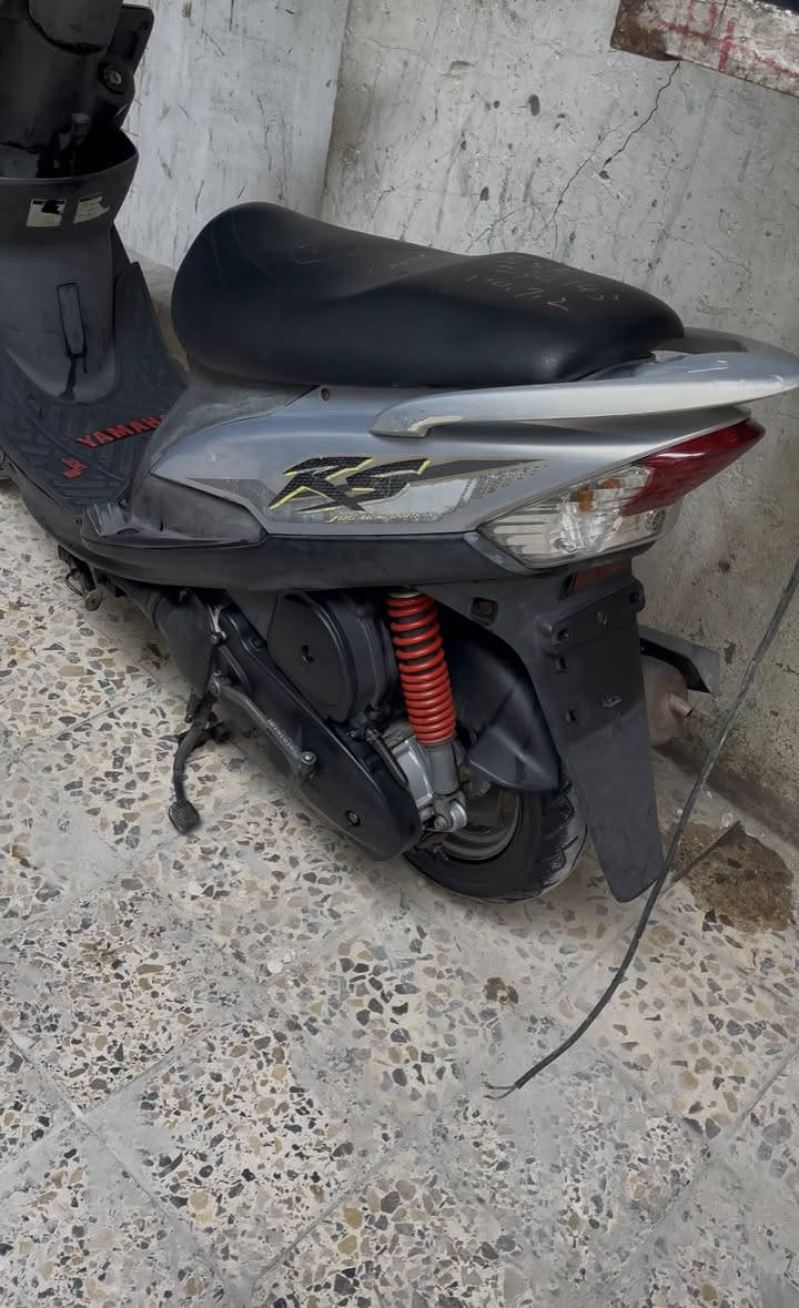 سلام عليكم ماكس عدله لون فيلي دراجه خير من الله كلشي فول كلشي بلادي الله شاهد دراجه خير منه الله علا نضافه علا حضنه تجي تفحصه وانطيك ضمان سنه محركه خير من الله 
ليكسر بسعره ليراسني 950 وبيه مجال حك جيه رقمي ***********
