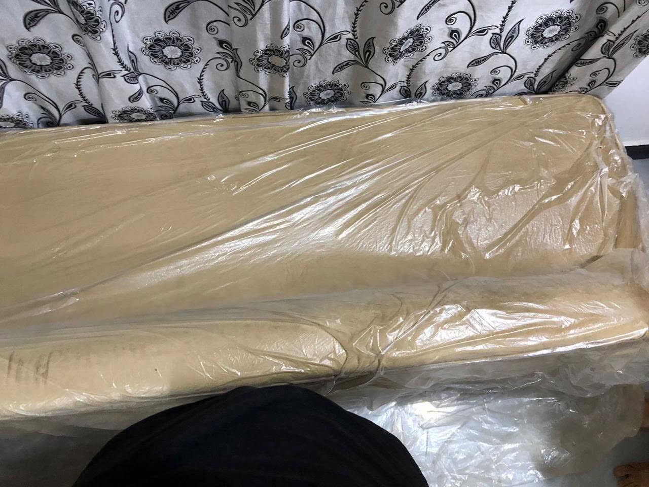 الواح وشزلون للبيع 7 الواح مع اناره مخفيه 
شزلون مترين 
السعر 250


**إذا كنت صاحب هذا الإعلان وتريد حذفه لأي سبب، رجاءا أرسل رسالة إلى الدعم الفني**