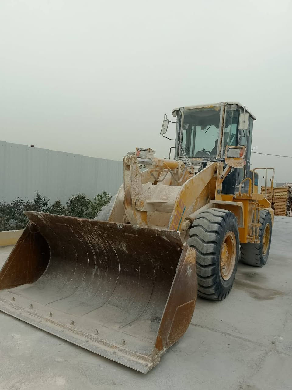 شفل للبيع 
للبيع شفل بحالة ممتازة
السعر: شدّتين اله ربع
الشفل نظيف، شغله حاضر، وما يحتاج شي
مناسب للشغل الميداني والورش
الجاد فقط، للمفاهمة تواصل 
***********
