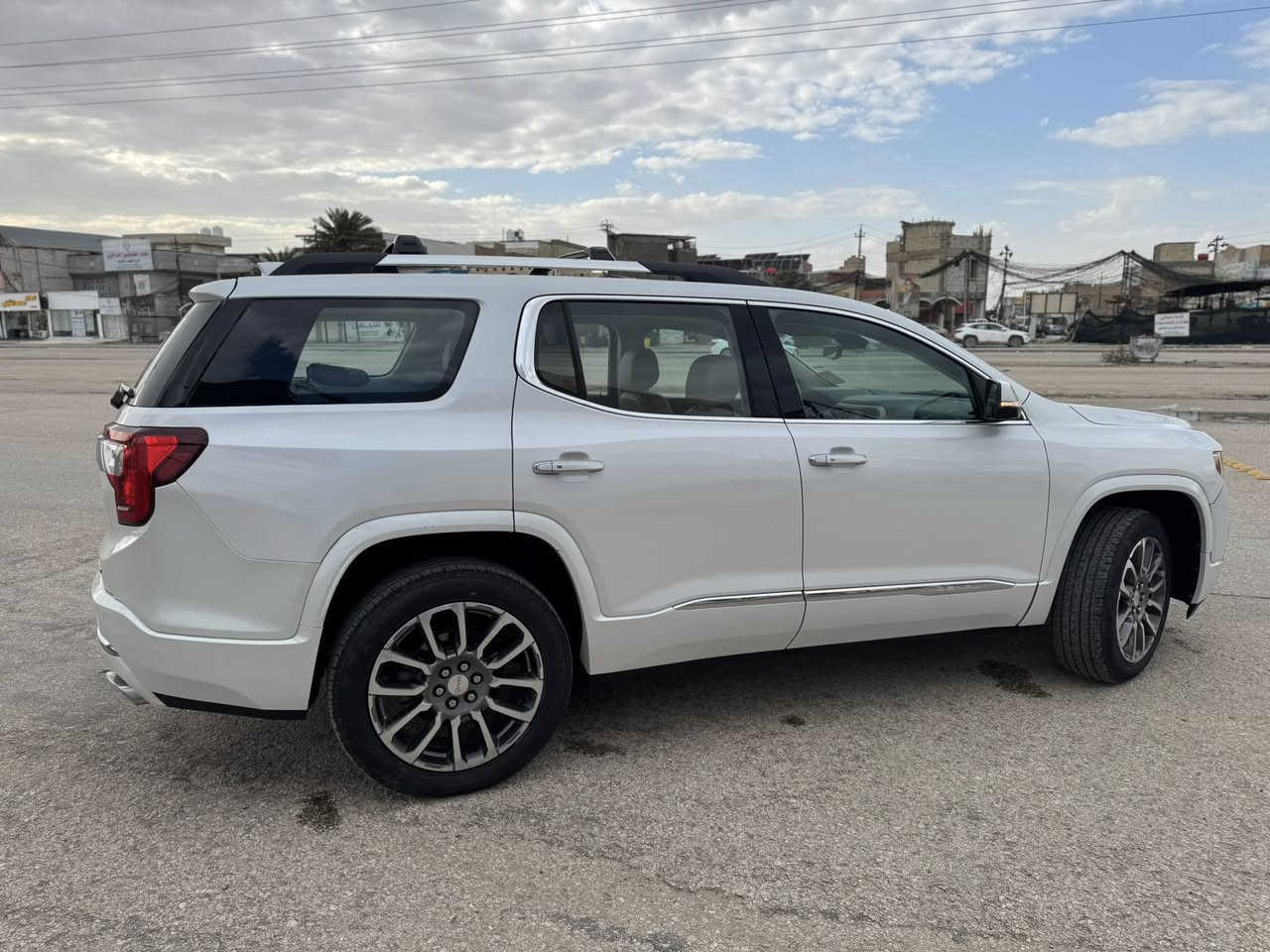 السلام عليكم
للبيع GMC اكاديا دينالي 2021 

رقم بغداد تحويل مباشر 
V6 3600 
الممشى 75000ميل 
الضرر فقط بارد في قبق الجنطة وكلير شي بسيط جداً في الجاملغ الخلفي الايمن بدون اي ايرباك 
 السيارة فول مواصفات اعلى مواصفات بالاكاديا كشنات جلد اوف وايت تدفئة تبريد كشنات وتدفئة الستيرن السيارة كاملة من كلشي وماناقصهة شي مكينة وكير مكفولات وشرط الفحص 
السعر 25.500$ وقابل للتفاوض 
للتواصل اتصال او واتساب على الرقم التالي :
***********
