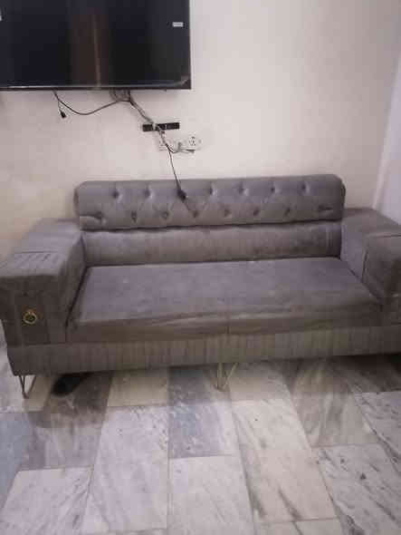 السلام عليكم تخم قنفات عوزه شويه ترتيب السعر ٢٠٠ ناصريه مركز ***********
