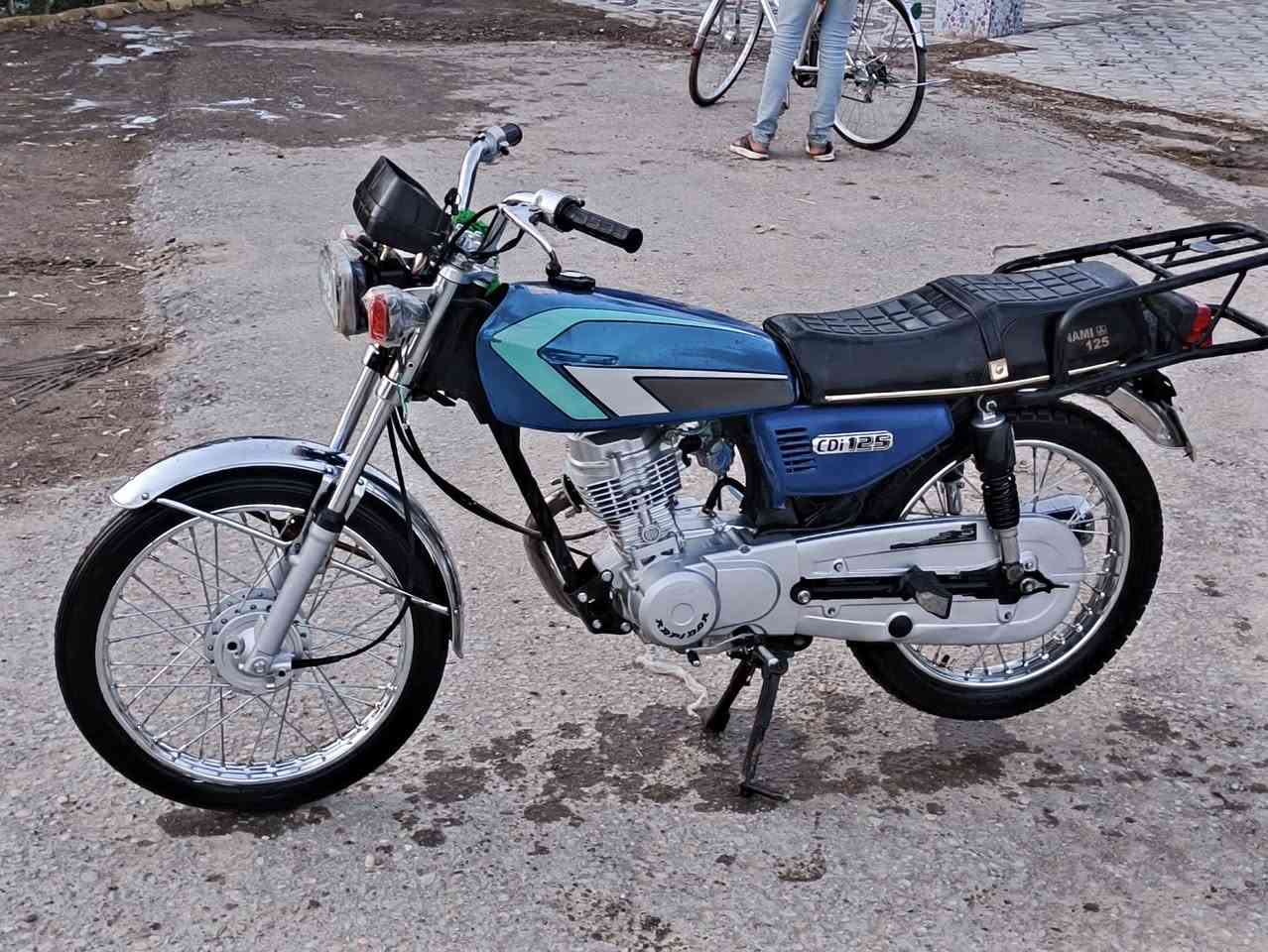 سلام عليكم 
دراجه لبيع 
رابيدو 
دراجه جديده مناقصه اي شي 
سعر 750وبيه مجال 
***********
