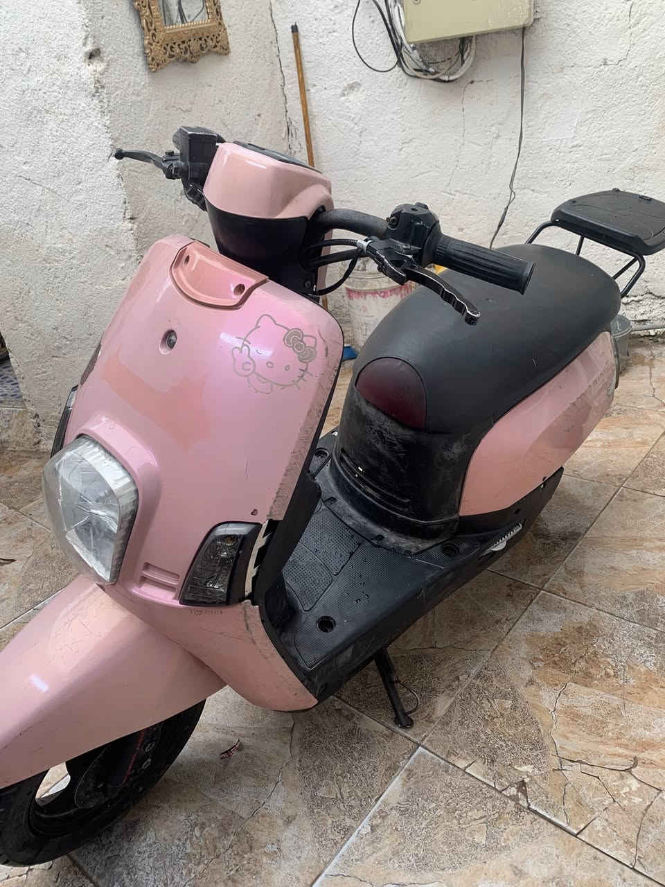 السلام عليكم بوليس نوزل
بوليس كوم حديد كاطعه نار للبيع نوزل الدراجه اكفل مكينه كفاله نكره سلف كفرات كامله بيها نقوصات بسيطه قبق هندر وشوته ولباقي بسايط لونها وردي كفر نضيف مشكله كهربائيه اما المكينه انطي بيها كفاله نكره سلف دشبول شاشه شغاله نكره سلف فقط كاطعه نار السعر ٣٠٠وبيها مجال ارجع وكول المكينه ناعمه مالها صوت واكفلها طافيه بسبب النار 
المكان الشعله الرقم:***********
اسف علاطاله
