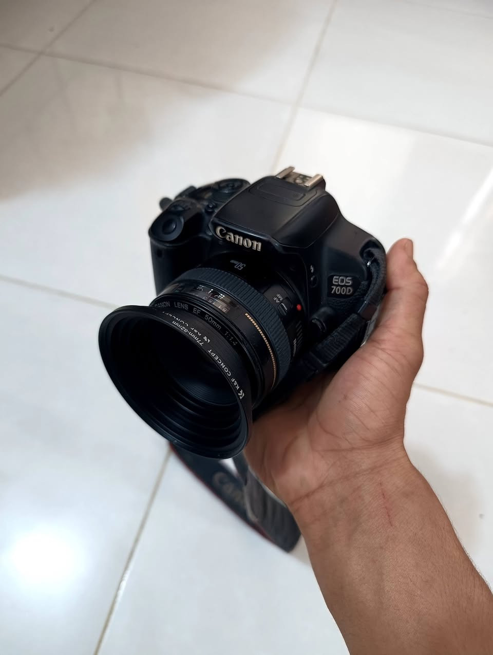 كانون 700d كامل ملحقات
عدسه 18-55
فلاش خارجي 
بطاريات 2 
شاحنه 
س350 وبيها مجال للشراي


**إذا كنت صاحب هذا الإعلان وتريد حذفه لأي سبب، رجاءا أرسل رسالة إلى الدعم الفني**